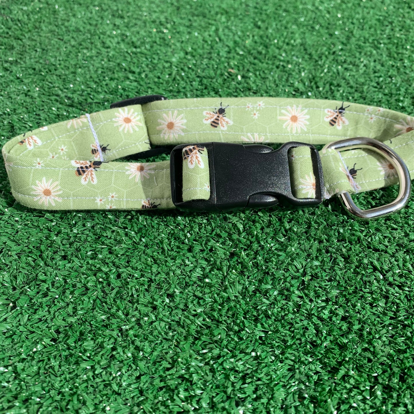 Quick Release Pet Collar - Green Bees