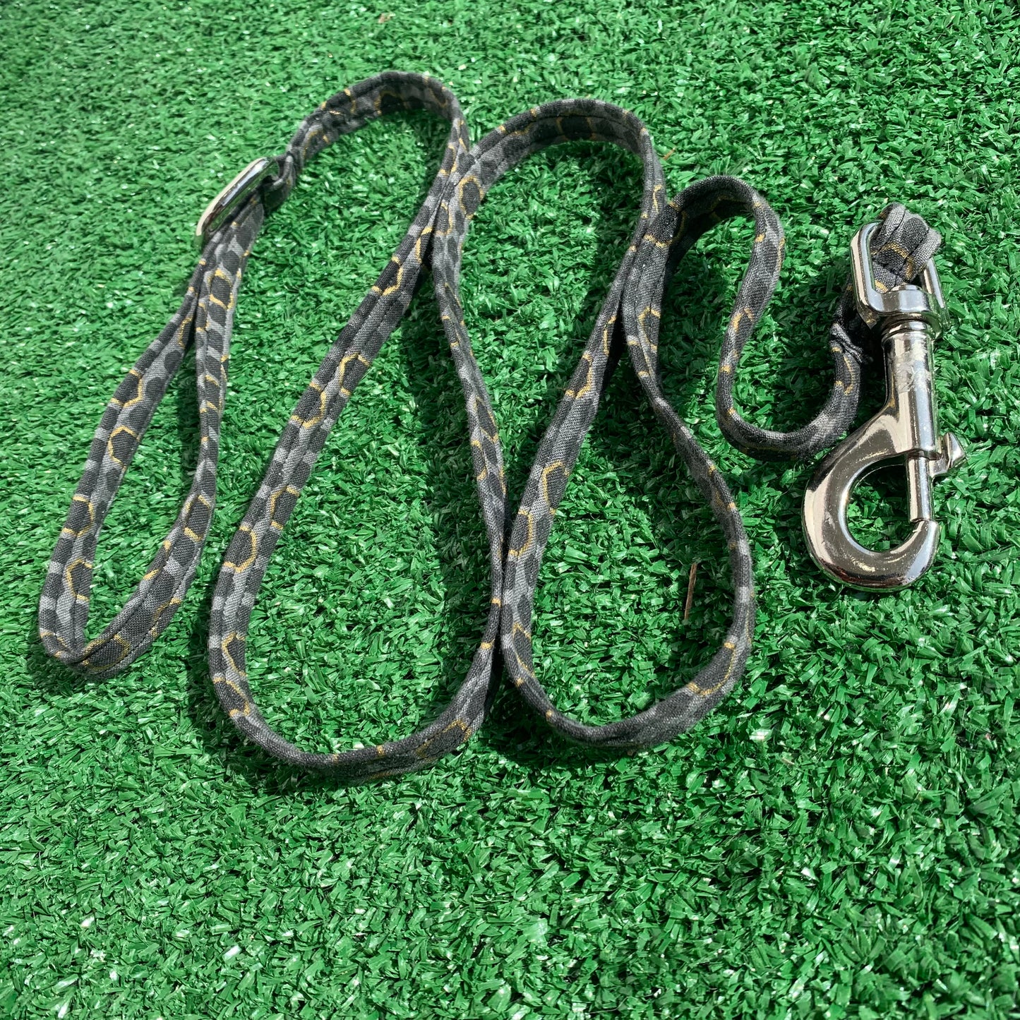 Standard Pet Leash - Gray and Gold Honeycomb