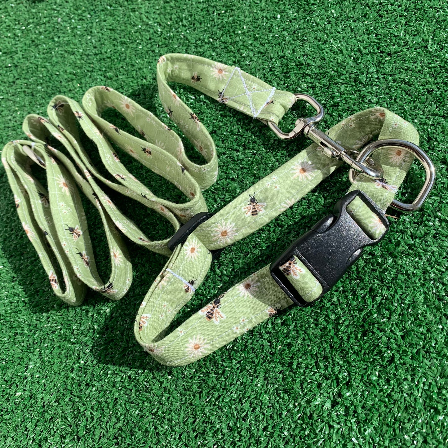 Standard Pet Leash - Green Bees