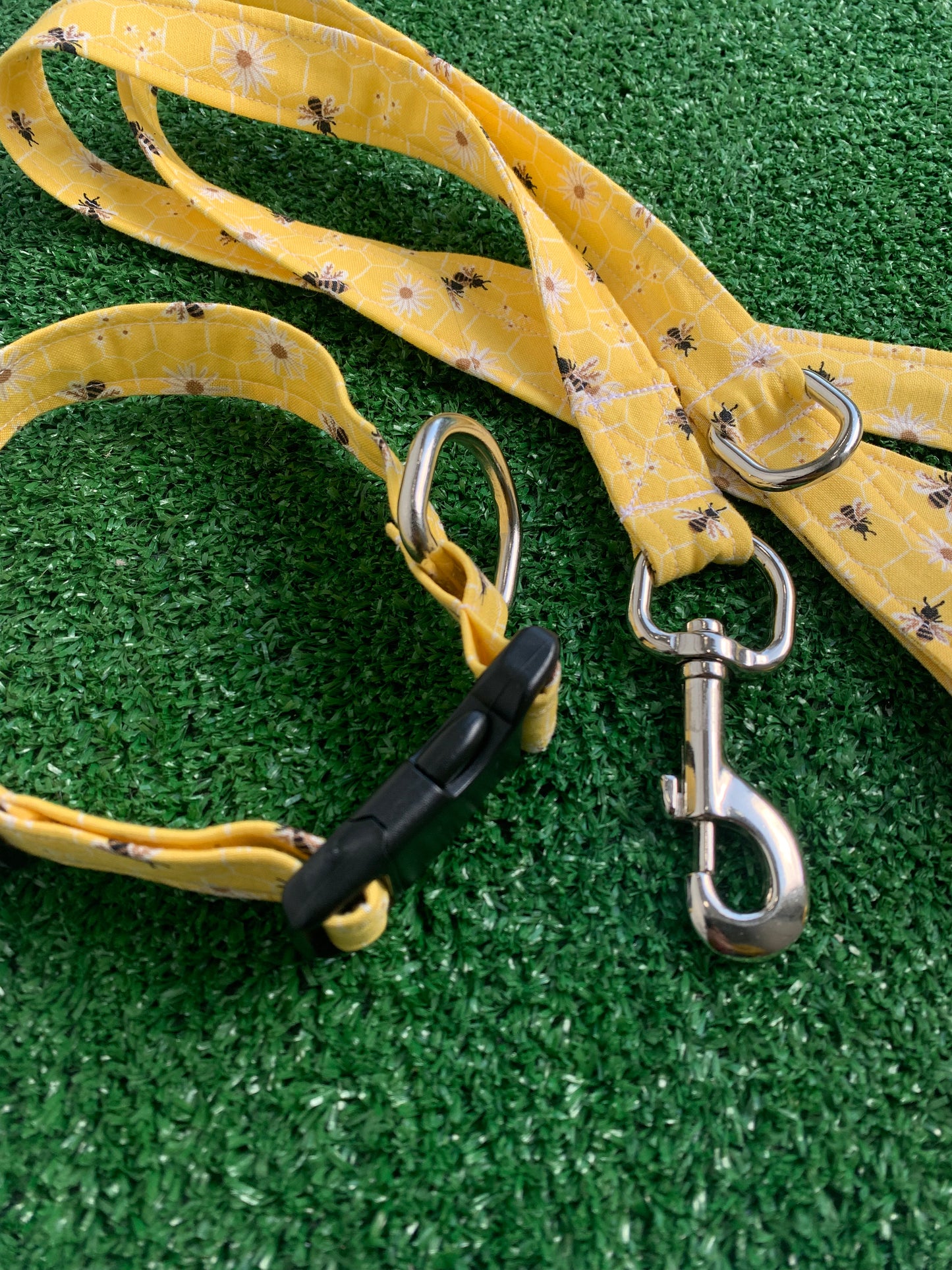 Quick Release Pet Collar - Yellow Bees